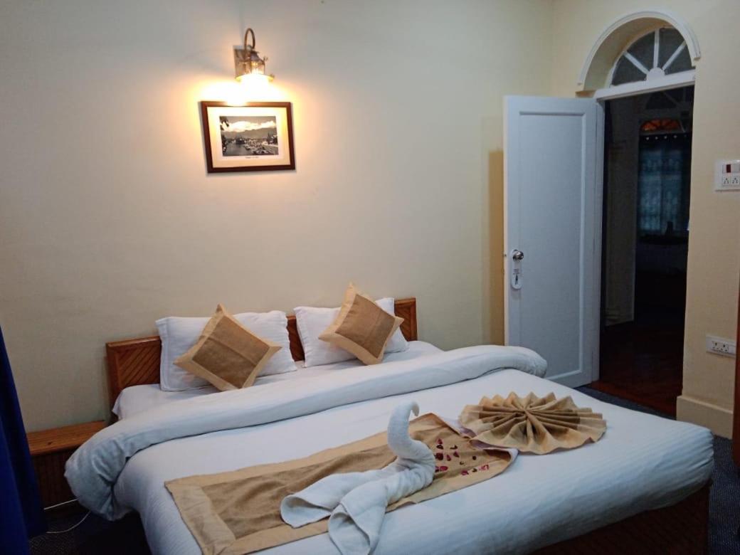 Heritage Rose Inn Durgjan Exterior photo