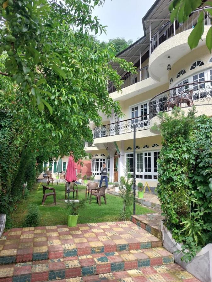 Heritage Rose Inn Durgjan Exterior photo