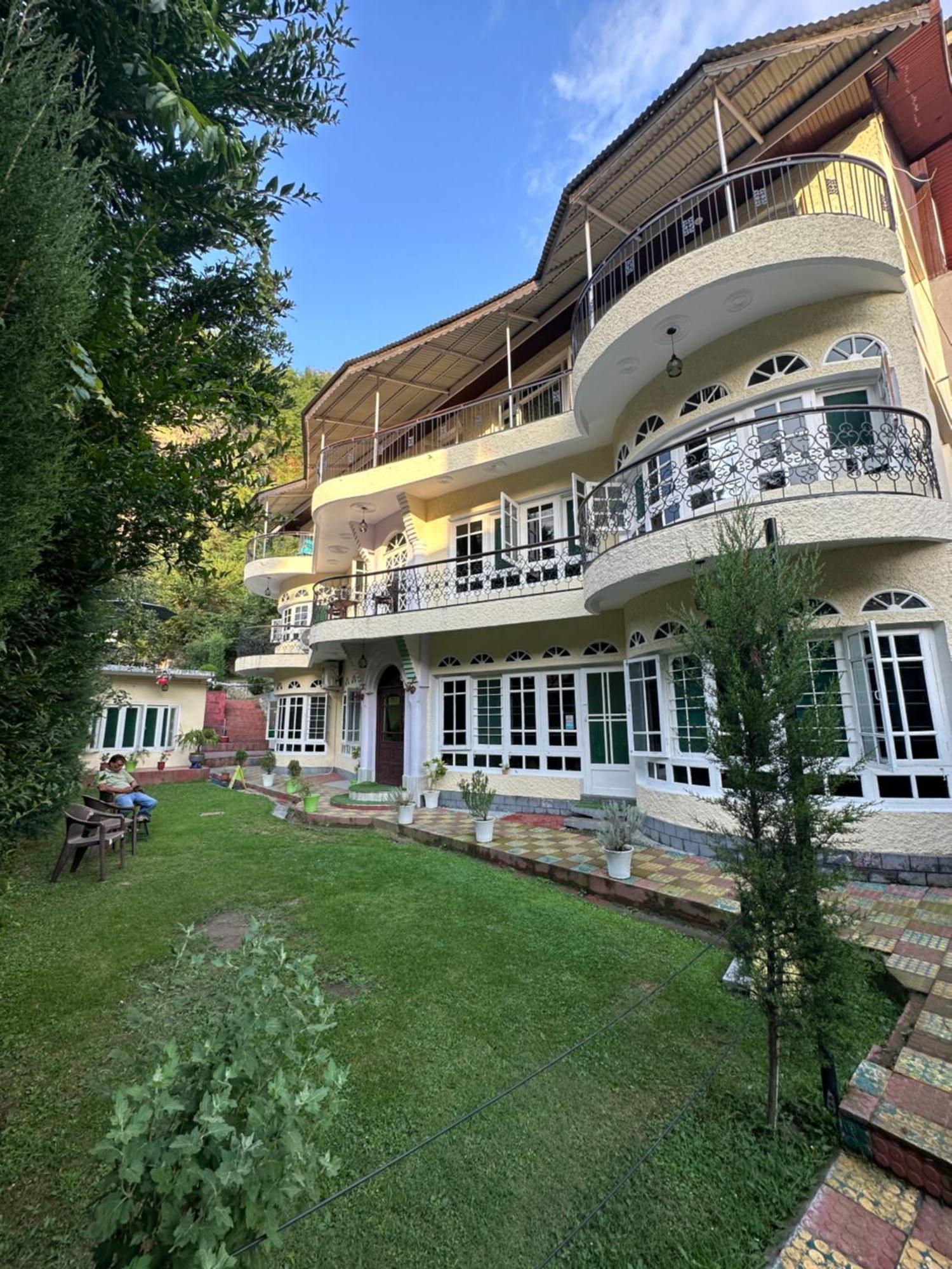 Heritage Rose Inn Durgjan Exterior photo