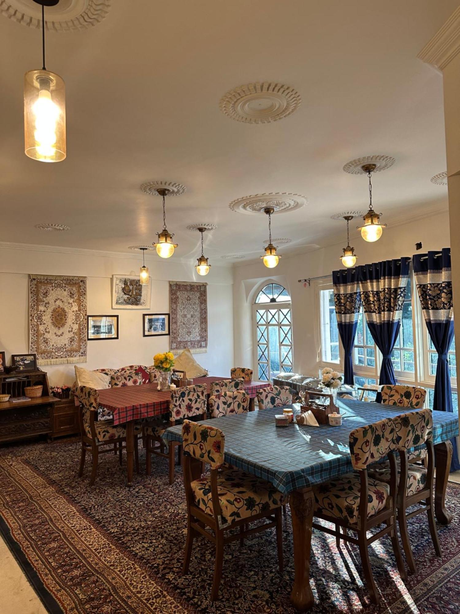 Heritage Rose Inn Durgjan Exterior photo