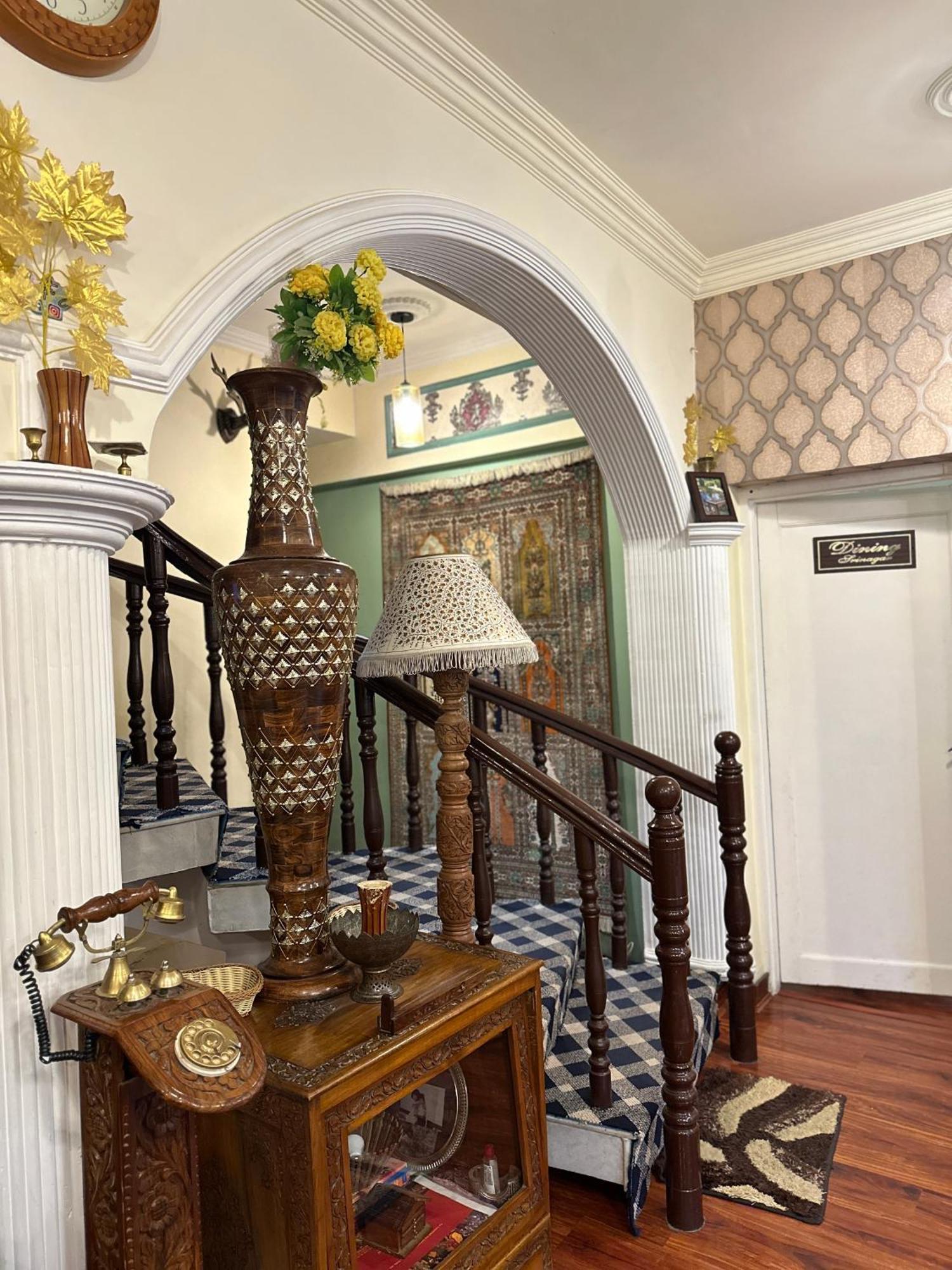 Heritage Rose Inn Durgjan Exterior photo
