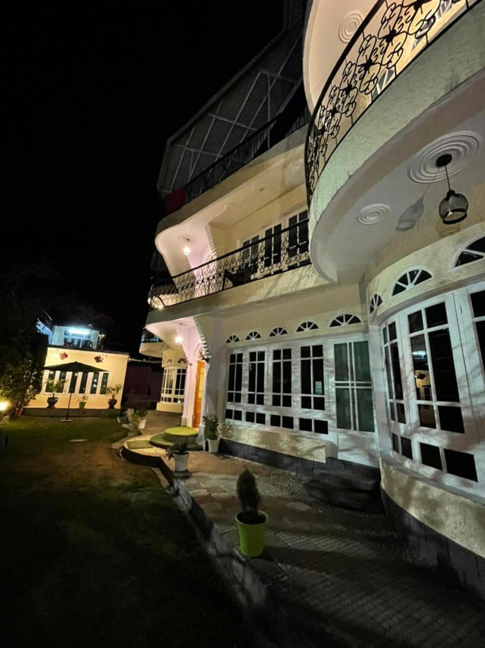 Heritage Rose Inn Durgjan Exterior photo