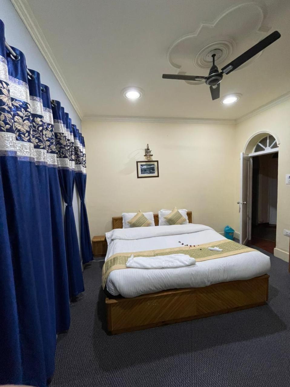 Heritage Rose Inn Durgjan Exterior photo