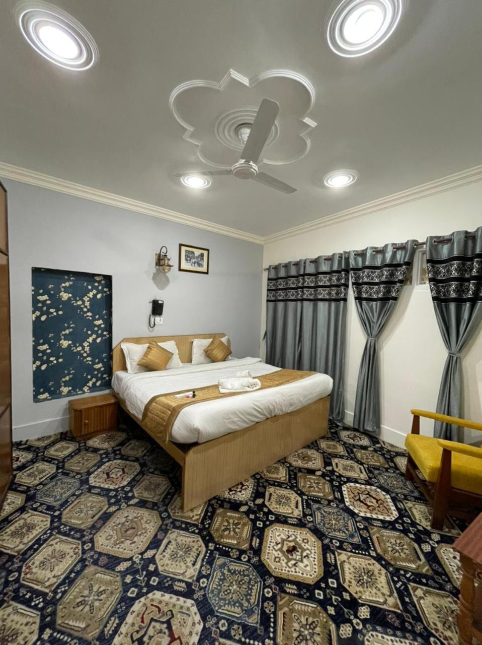 Heritage Rose Inn Durgjan Exterior photo