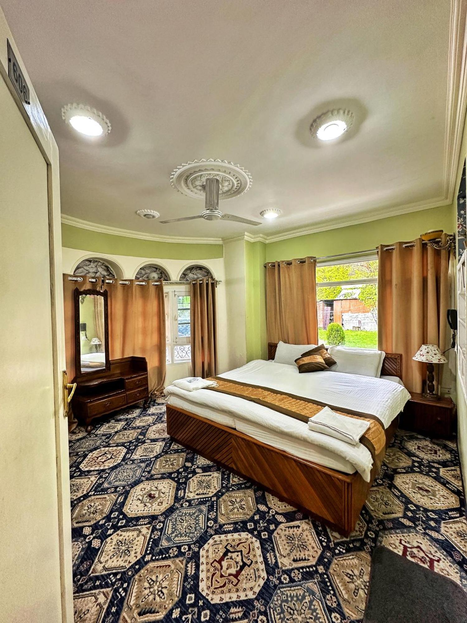Heritage Rose Inn Durgjan Exterior photo